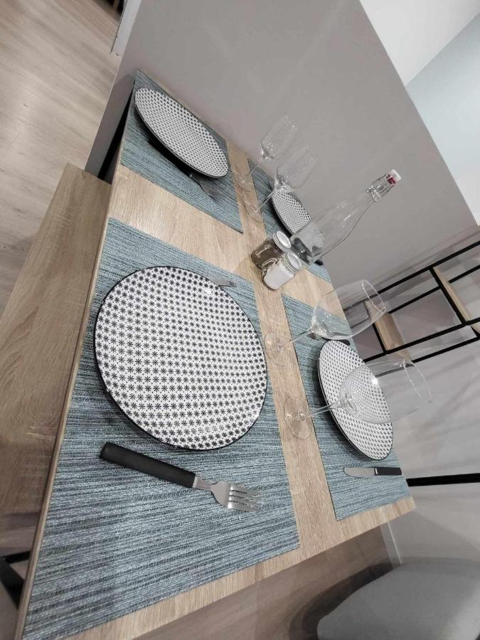 Appartement Canada 1 Валансьен Экстерьер фото
